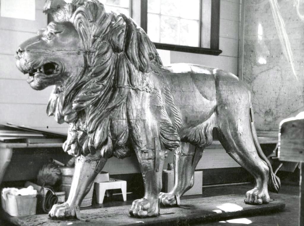 Statue of the Golden Lion at Sharon Temple